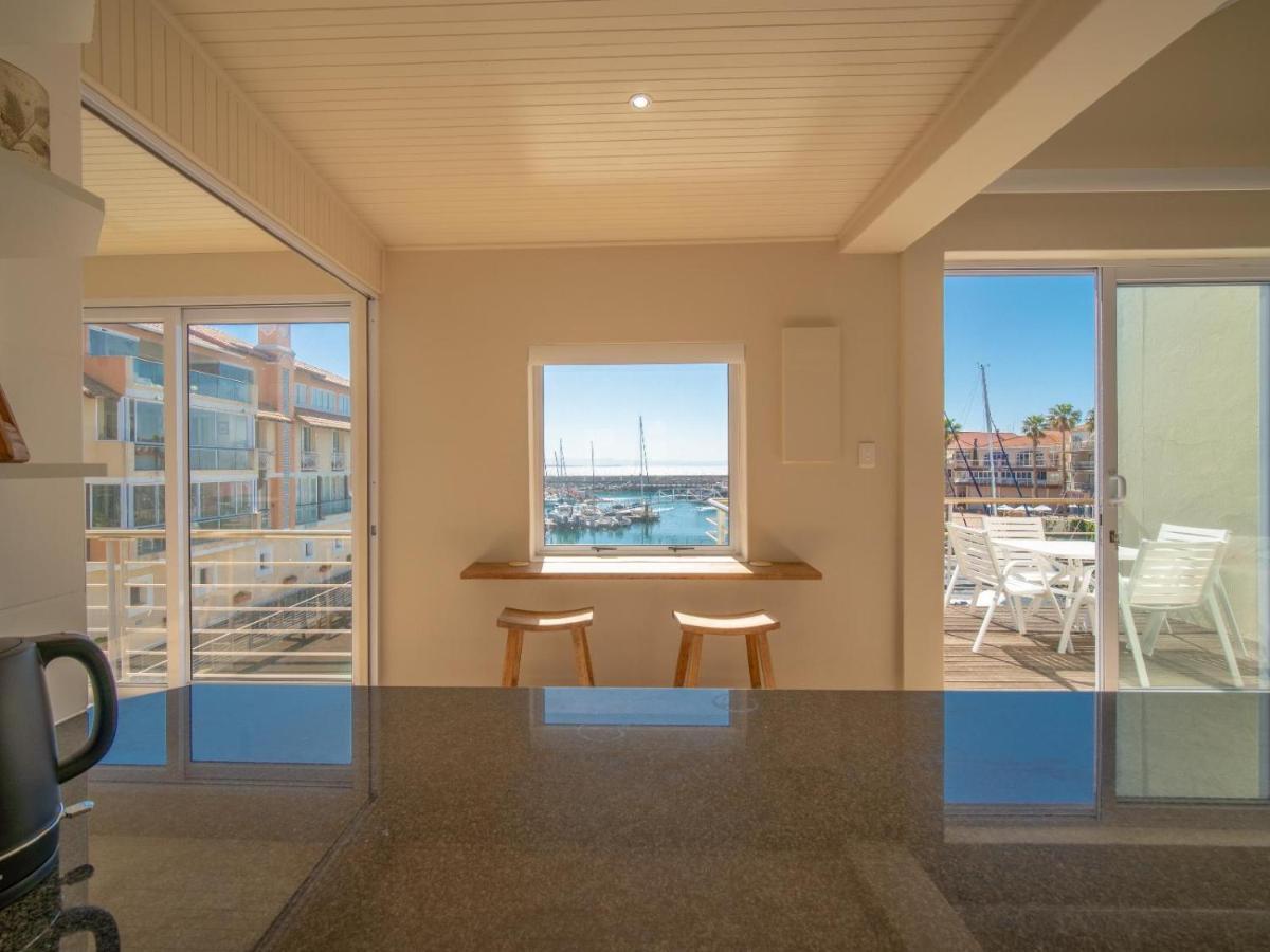 9 Quarter Deck Apartment *